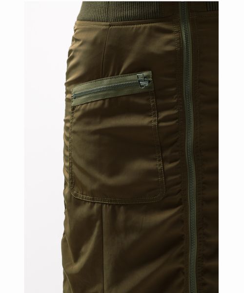 AVIREX(アヴィレックス)の「avirex/ アヴィレックス/ ZIPPERED KNEE LENGTH MA-1 SKIRT/ ジッパー ひざ丈 MA-1 スカート(スカート・レディース・ブラック/オリーブ・MEDIUM/SMALL)」の6枚目の写真