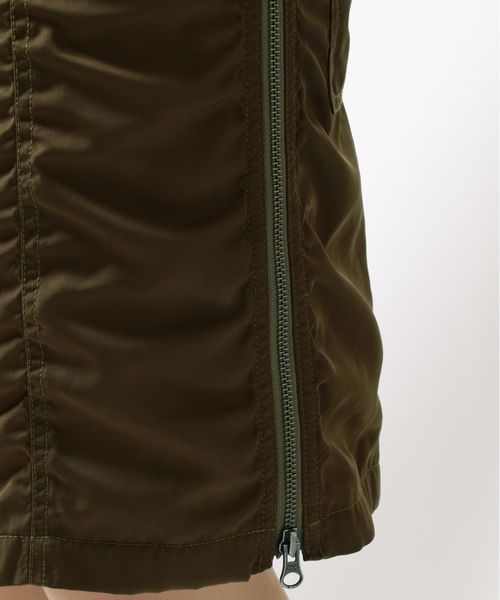 AVIREX(アヴィレックス)の「avirex/ アヴィレックス/ ZIPPERED KNEE LENGTH MA-1 SKIRT/ ジッパー ひざ丈 MA-1 スカート(スカート・レディース・ブラック/オリーブ・MEDIUM/SMALL)」の8枚目の写真