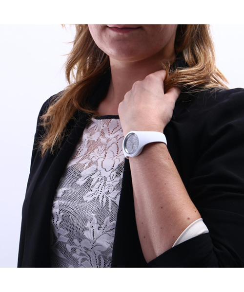 ICE WATCH(アイスウォッチ)の「「Ice-Watch アイスウォッチ」 ICE glitter スモールサイズ ミディアムサイズ 3Hands(アナログ腕時計・レディース・ブラック×ゴールド/ホワイト×シルバー/ブラック/ブラック系その他/ホワイト×ゴールド/ホワイト系その他・S/M)」の14枚目の写真