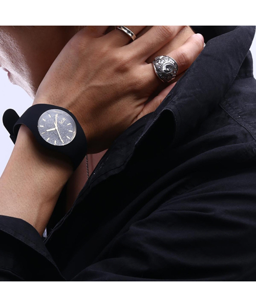 ICE WATCH(アイスウォッチ)の「「Ice-Watch アイスウォッチ」 ICE glitter スモールサイズ ミディアムサイズ 3Hands(アナログ腕時計・レディース・ブラック×ゴールド/ホワイト×シルバー/ブラック/ブラック系その他/ホワイト×ゴールド/ホワイト系その他・S/M)」の9枚目の写真