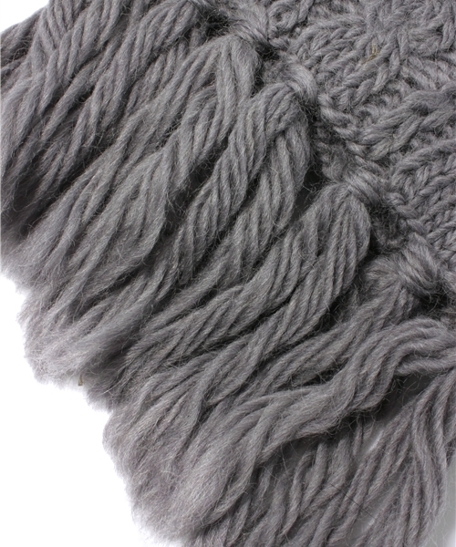 BEAMS(ビームス)の「□BEAMS / ケーブル マフラー(マフラー・メンズ・ナチュラル/グレー/ネイビー・ONE SIZE)」の4枚目の写真