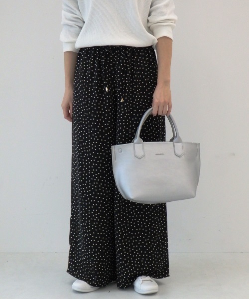 AMERICAN HOLIC（アメリカンホリック）の「8col.仕切りポケット付2WAYトート（ショルダーバッグ・レディース・ホワイト/シルバー/グレー/ブラック/ピンク/イエロー/キャメル/ブルー・FREE）」の8枚目の写真