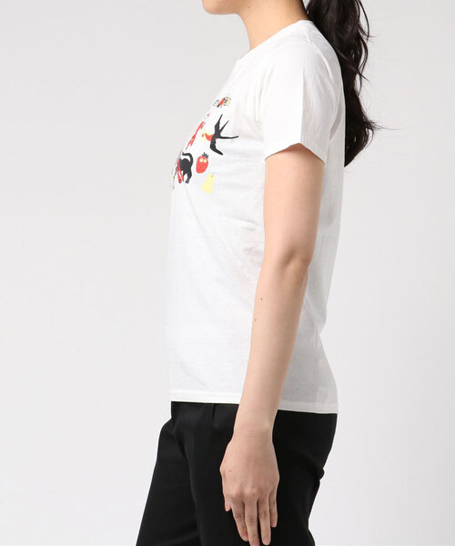 FRUIT OF THE LOOM(フルーツオブザルーム)の「WEB限定 FRUIT OF THE LOOM/フルーツオブザルーム Aimi Odawara Tシャツ (Tシャツ/カットソー・レディース・ホワイト/ワインレッド・LARGE/MEDIUM/SMALL/X-SMALL)」の3枚目の写真