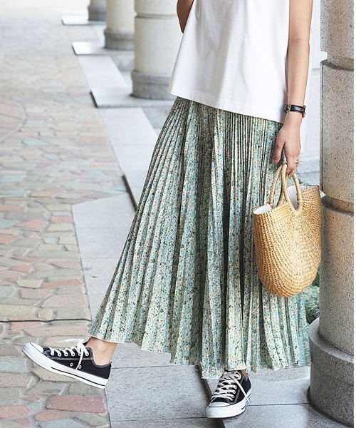 classicalelf（クラシカルエルフ）の「プリーツワイドガウチョパンツ（その他パンツ・レディース・ホワイト/ブラック/カーキ/モカ/その他1・MEDIUM/LARGE/X-LARGE）」の5枚目の写真