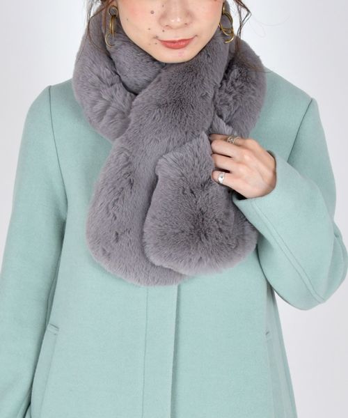 Khaju（カージュ）の「Khaju:フェイクファーマフラー（マフラー・レディース・ライトグレー/ベージュ・ONE SIZE）」の9枚目の写真