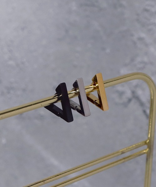 SBG（エスビー）の「SBG  ステンレス トライアングル フープ ピアス（ピアス（両耳用）・メンズ・ブラック/シルバー/ゴールド・FREE）」の8枚目の写真