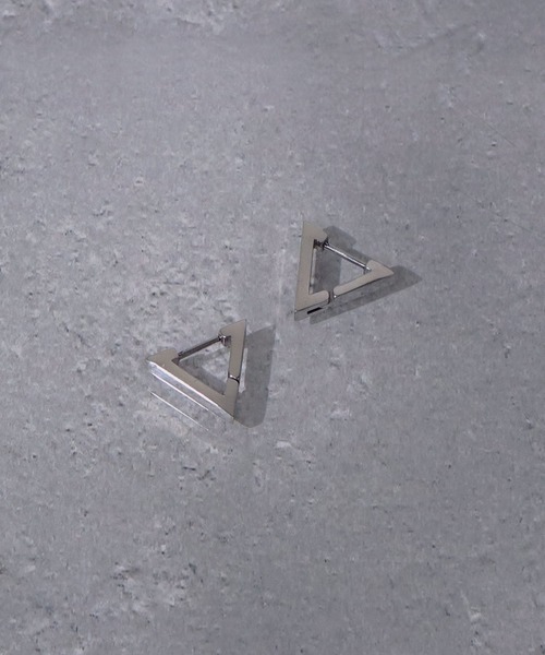 SBG（エスビー）の「SBG  ステンレス トライアングル フープ ピアス（ピアス（両耳用）・メンズ・ブラック/シルバー/ゴールド・FREE）」の7枚目の写真