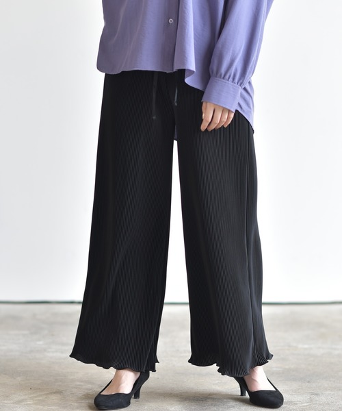 rps（アールピーエス）の「カットプリーツフレアーパンツ（その他パンツ・レディース・ブラック/ベージュ/ピンク/モカ/ライトベージュ・M）」の2枚目の写真