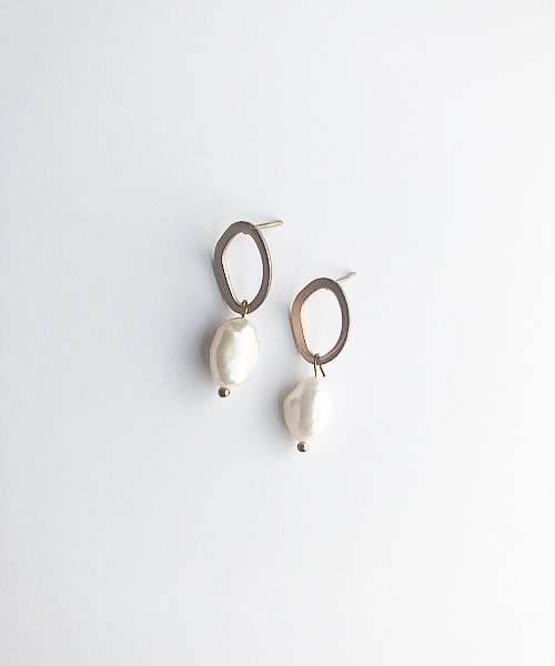 TIMELESS&THREE（タイムレスアンドスリー）の「パールデザインピアス（ピアス（両耳用）・レディース・A/B/C/D/E/F/G/H/M/N/I/J/K/L/O/Q/P/R/S/T/U/X/Y/Z/その他1/その他2/V/W・FREE）」の22枚目の写真