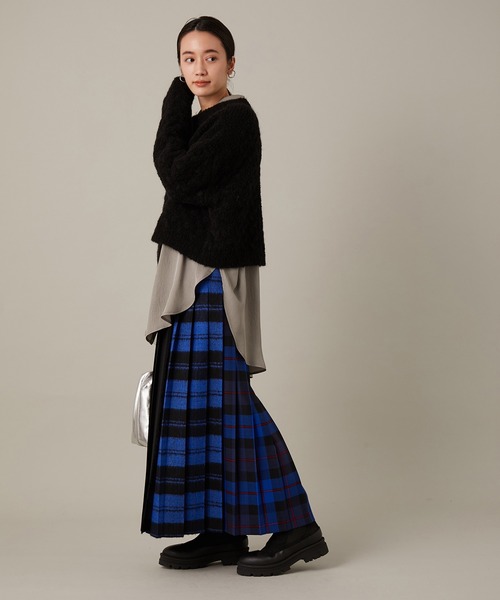 ADAM ET ROPE'（アダムエロペ）の「エコアルパカクロップドプルオーバー（ニット/セーター・レディース・ブラック/ベージュ・FREE）」の17枚目の写真