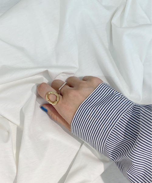 SHENERY（シーナリー）の「メタルワープリング（リング・レディース・シルバー/ゴールド・FREE）」の2枚目の写真