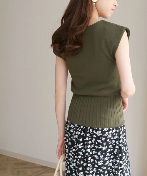 cheriella(シェリエラ)の「【cheriella】フレンチスリーブウエストリブダンボールニット(ニット/セーター・レディース・ホワイト/ブラック/ネイビー/カーキ/ピンク/イエロー/ラベンダー・M)」の3枚目の写真