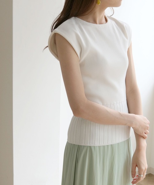 cheriella(シェリエラ)の「【cheriella】フレンチスリーブウエストリブダンボールニット(ニット/セーター・レディース・ホワイト/ブラック/ネイビー/カーキ/ピンク/イエロー/ラベンダー・M)」の9枚目の写真