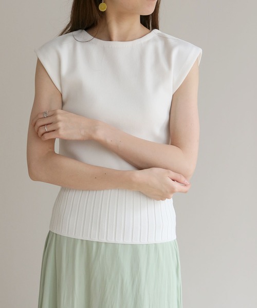cheriella(シェリエラ)の「【cheriella】フレンチスリーブウエストリブダンボールニット(ニット/セーター・レディース・ホワイト/ブラック/ネイビー/カーキ/ピンク/イエロー/ラベンダー・M)」の11枚目の写真