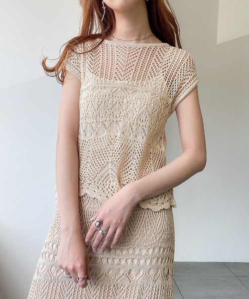 UNRELISH（アンレリッシュ）の「セットアップクロシェニットトップス（ニット/セーター・レディース・パープル/ベージュ/モカ・MEDIUM）」の2枚目の写真