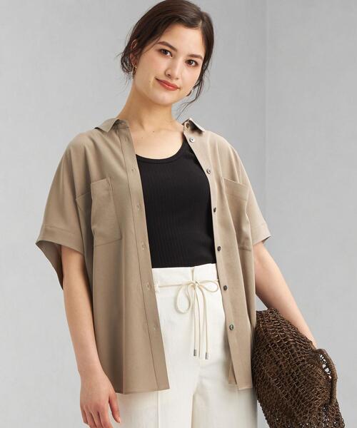 green label relaxing(グリーンレーベルリラクシング)の「FFC トリアセ サテン ドルマン シャツ(シャツ/ブラウス・レディース・ホワイト/オリーブ/ピンク・FREE)」の1枚目の写真