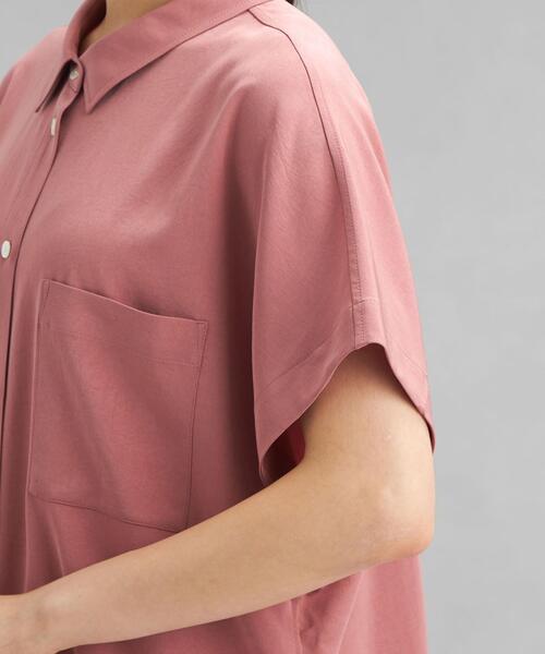 green label relaxing(グリーンレーベルリラクシング)の「FFC トリアセ サテン ドルマン シャツ(シャツ/ブラウス・レディース・ホワイト/オリーブ/ピンク・FREE)」の8枚目の写真