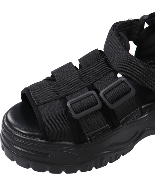 SPINNS（スピンズ）の「テープデザイン厚底サンダル（サンダル・レディース・ホワイト/ブラック・M/L/S）」の11枚目の写真