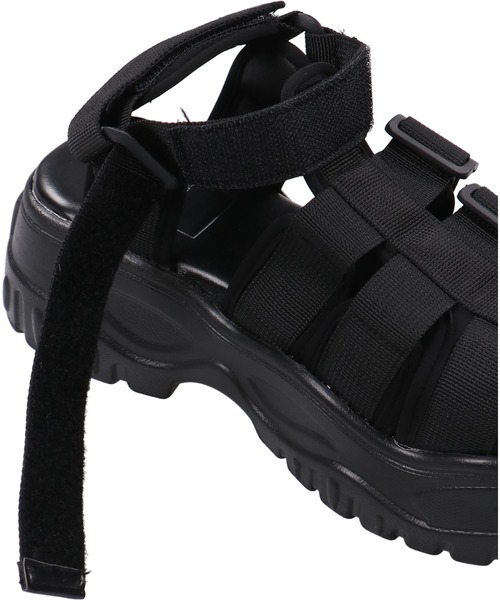 SPINNS（スピンズ）の「テープデザイン厚底サンダル（サンダル・レディース・ホワイト/ブラック・M/L/S）」の9枚目の写真