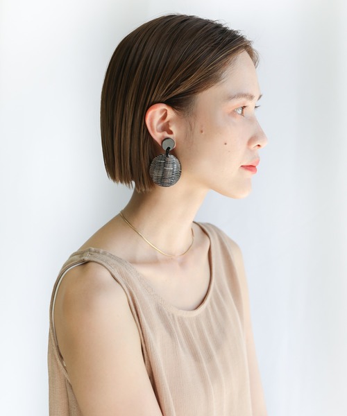 select MOCA（セレクトモカ）の「2021 SS オーバルナチュラルバッファローイヤリング（イヤリング・レディース・ブラック/ライトベージュ・FREE）」の3枚目の写真