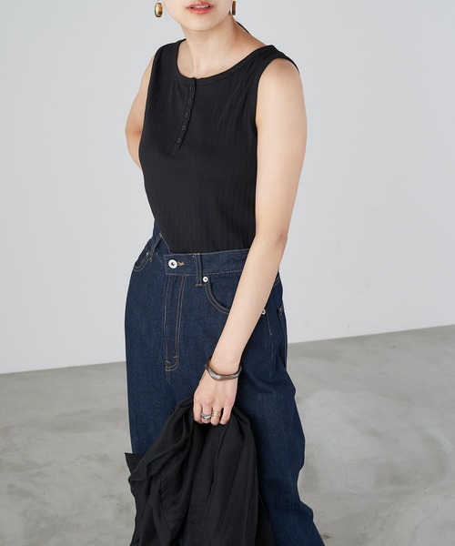 Chaco closet（チャコ クローゼット）の「コットンリブ前ボタンタンクトップ（タンクトップ・レディース・ブラック/ベージュ/オフホワイト・FREE）」の14枚目の写真