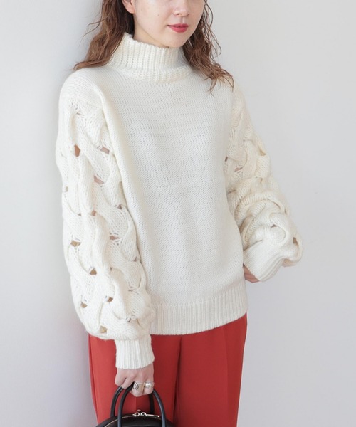 Ray BEAMS(レイビームス)の「RBS / ケーブルスリーブ タートルネック ニット(ニット/セーター・レディース・ベージュ/オフホワイト・ONE SIZE)」の11枚目の写真