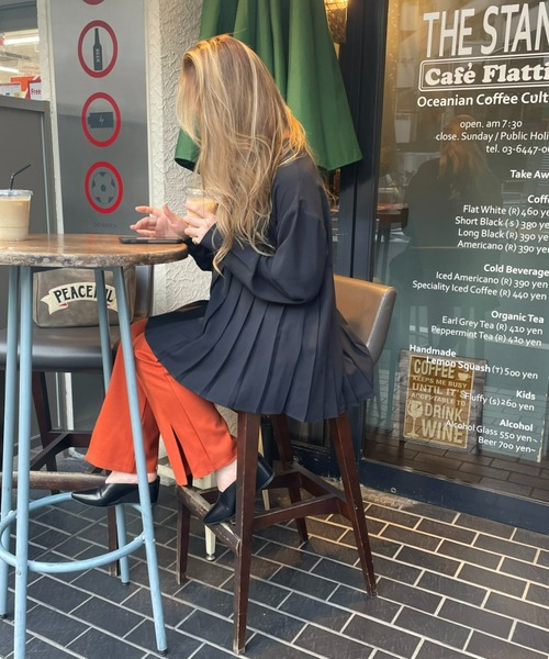 AIC.(エーアイシー)の「プリーツ長袖ブラウス(シャツ/ブラウス・レディース・ブラック/ネイビー/ブラウン/オフホワイト/ボルドー/その他・FREE)」の3枚目の写真