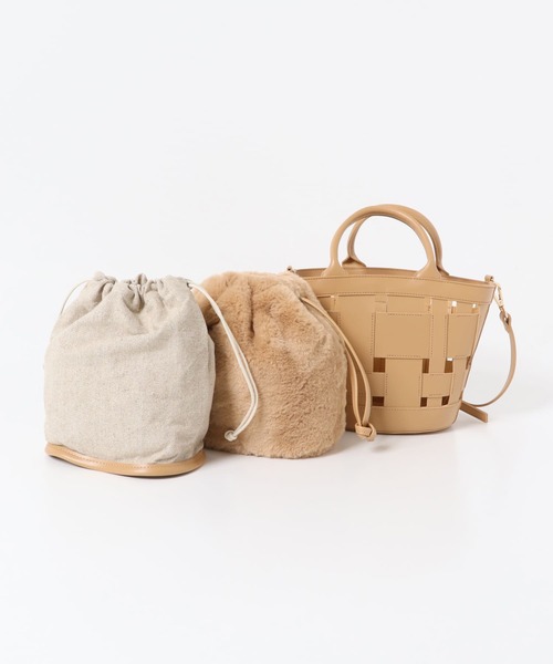 URBAN RESEARCH DOORS（アーバンリサーチドアーズ）の「【WEB限定】4WAYバケツショルダーバッグ（ショルダーバッグ・レディース・ベージュ/ブラウン/キャメル・ONE）」の13枚目の写真