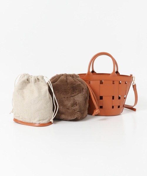 URBAN RESEARCH DOORS（アーバンリサーチドアーズ）の「【WEB限定】4WAYバケツショルダーバッグ（ショルダーバッグ・レディース・ベージュ/ブラウン/キャメル・ONE）」の14枚目の写真