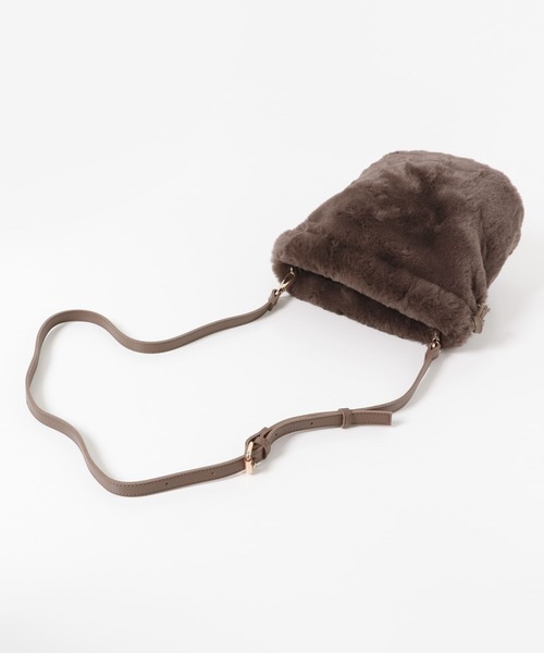 URBAN RESEARCH DOORS（アーバンリサーチドアーズ）の「【WEB限定】4WAYバケツショルダーバッグ（ショルダーバッグ・レディース・ベージュ/ブラウン/キャメル・ONE）」の19枚目の写真