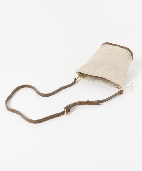 URBAN RESEARCH DOORS（アーバンリサーチドアーズ）の「【WEB限定】4WAYバケツショルダーバッグ（ショルダーバッグ・レディース・ベージュ/ブラウン/キャメル・ONE）」の22枚目の写真