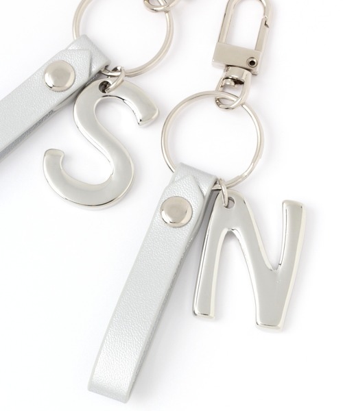 GLOBAL WORK（グローバルワーク）の「マルチWAYイニシャルチャーム/215959（キーホルダー・レディース・ホワイト系その他2/ホワイト系その他/ホワイト系その他3/その他3/その他1/その他2/ホワイト/オフホワイト・FREE）」の17枚目の写真