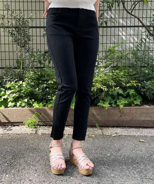 MAJESTIC LEGON(マジェスティックレゴン)の「スタイルアップスキニー(デニムパンツ・レディース・ブラック/ネイビー・SMALL/MEDIUM)」の22枚目の写真