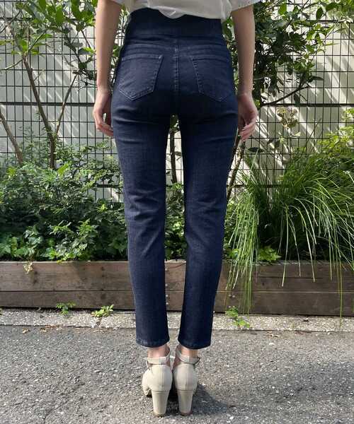 MAJESTIC LEGON(マジェスティックレゴン)の「スタイルアップスキニー(デニムパンツ・レディース・ブラック/ネイビー・SMALL/MEDIUM)」の4枚目の写真