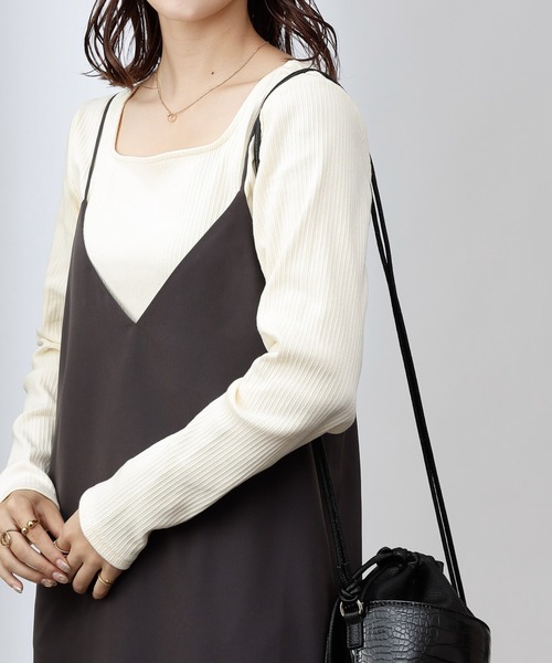 COLONY 2139（コロニートゥーワンスリーナイン）の「ランダムテレコスクエアネック長袖Tシャツ（Tシャツ/カットソー・レディース・ブラック/アイボリー/モカ/グリーン/カーキ/チャコールグレー・SMALL/LARGE/MEDIUM）」の19枚目の写真