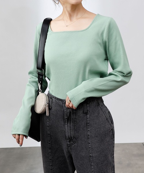 COLONY 2139（コロニートゥーワンスリーナイン）の「ランダムテレコスクエアネック長袖Tシャツ（Tシャツ/カットソー・レディース・ブラック/アイボリー/モカ/グリーン/カーキ/チャコールグレー・SMALL/LARGE/MEDIUM）」の9枚目の写真