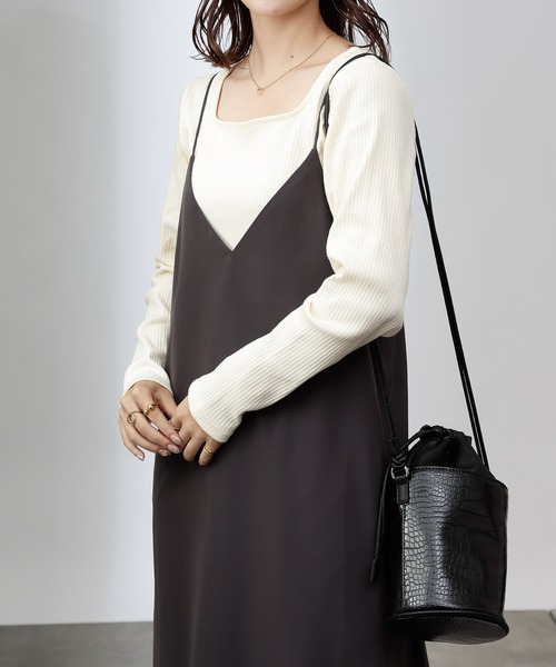 COLONY 2139（コロニートゥーワンスリーナイン）の「ランダムテレコスクエアネック長袖Tシャツ（Tシャツ/カットソー・レディース・ブラック/アイボリー/モカ/グリーン/カーキ/チャコールグレー・SMALL/LARGE/MEDIUM）」の11枚目の写真