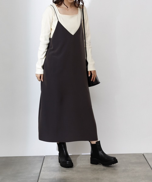 COLONY 2139（コロニートゥーワンスリーナイン）の「ランダムテレコスクエアネック長袖Tシャツ（Tシャツ/カットソー・レディース・ブラック/アイボリー/モカ/グリーン/カーキ/チャコールグレー・SMALL/LARGE/MEDIUM）」の15枚目の写真