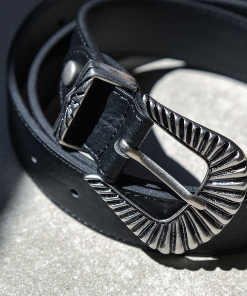 CALIFORNIA OUTFITTERS（カリフォルニア アウトフィッターズ）の「3- メタル バックル フェイクレザー ウエスタン ベルト【Maison Selectメゾンセレクト】（ベルト・レディース・ブラック/ブラウン・ONE SIZE）」の4枚目の写真