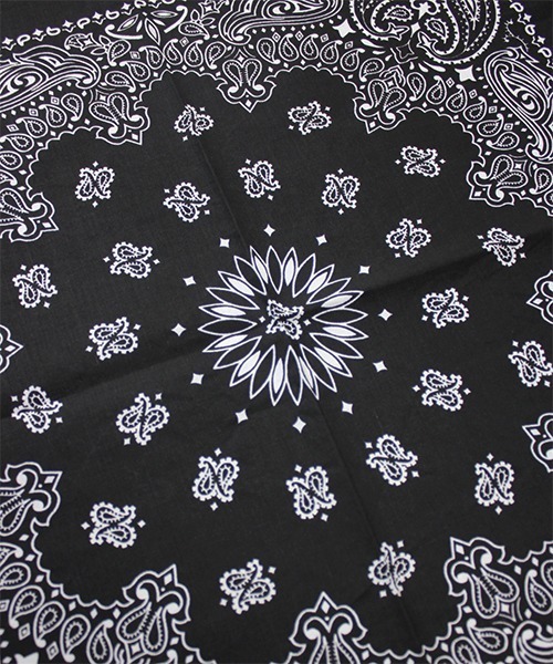 HAV-A-HANK（ハバハンク ）の「HAV-A-HANK ハバハンク ペイズリー バンダナ（バンダナ/スカーフ・メンズ・パープル/ボルドー/レッド/ターコイズブルー/ネイビー/ブラック/ブラック×レッド/ライトピンク/グレー/カーキ/ロイヤルブルー/ダークブルー/サックスブルー/ホワイト・FREE）」の15枚目の写真