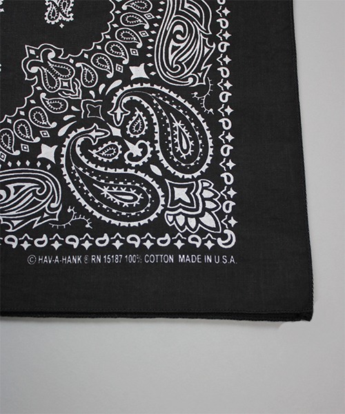 HAV-A-HANK（ハバハンク ）の「HAV-A-HANK ハバハンク ペイズリー バンダナ（バンダナ/スカーフ・メンズ・パープル/ボルドー/レッド/ターコイズブルー/ネイビー/ブラック/ブラック×レッド/ライトピンク/グレー/カーキ/ロイヤルブルー/ダークブルー/サックスブルー/ホワイト・FREE）」の16枚目の写真