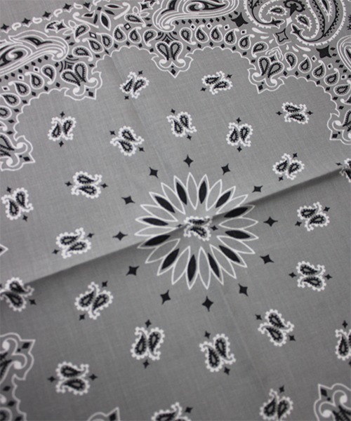 HAV-A-HANK（ハバハンク ）の「HAV-A-HANK ハバハンク ペイズリー バンダナ（バンダナ/スカーフ・メンズ・パープル/ボルドー/レッド/ターコイズブルー/ネイビー/ブラック/ブラック×レッド/ライトピンク/グレー/カーキ/ロイヤルブルー/ダークブルー/サックスブルー/ホワイト・FREE）」の19枚目の写真