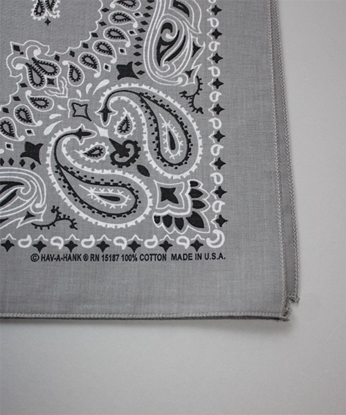 HAV-A-HANK（ハバハンク ）の「HAV-A-HANK ハバハンク ペイズリー バンダナ（バンダナ/スカーフ・メンズ・パープル/ボルドー/レッド/ターコイズブルー/ネイビー/ブラック/ブラック×レッド/ライトピンク/グレー/カーキ/ロイヤルブルー/ダークブルー/サックスブルー/ホワイト・FREE）」の20枚目の写真