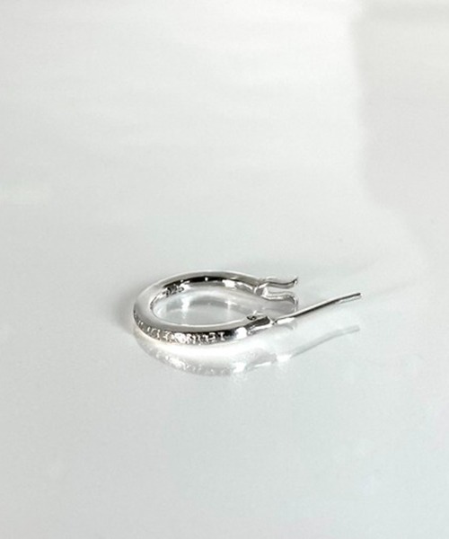 THE MILES(ザ マイルズ)の「GODSIZE ゴッドサイズ THIN HOOP raised by wolves シンフープ ピアス レイズド・バイ・ウルヴス 片耳用(ピアス(片耳用)・メンズ・シルバー・FREE)」の9枚目の写真