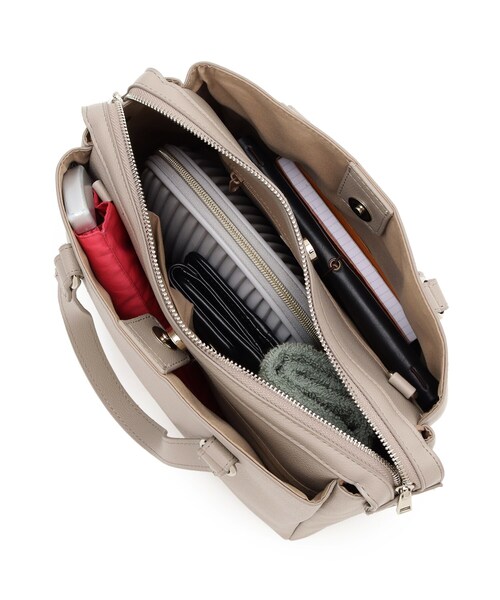 SHOO・LA・RUE（シューラルー）の「◆【抗菌】ミドル2WAYトート（トートバッグ・レディース・ブラック/サンドベージュ/ブラック系7/ナチュラル・00）」の17枚目の写真