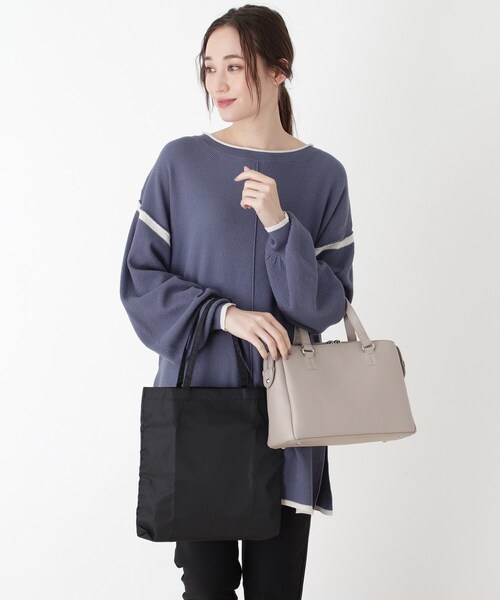 SHOO・LA・RUE（シューラルー）の「◆【抗菌】ミドル2WAYトート（トートバッグ・レディース・ブラック/サンドベージュ/ブラック系7/ナチュラル・00）」の18枚目の写真