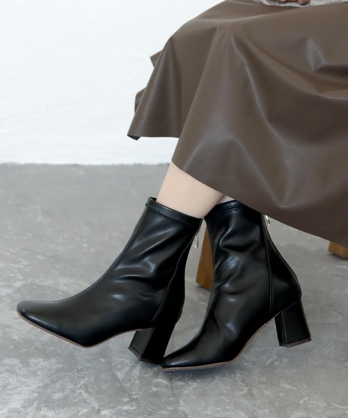 SOROTTO(ソロット)の「チャンキーヒール×スクエアトゥのストレッチハイアンクルブーツ(ブーツ・レディース・ブラック/アイボリー/ベージュ・S/M/L/LL)」の3枚目の写真