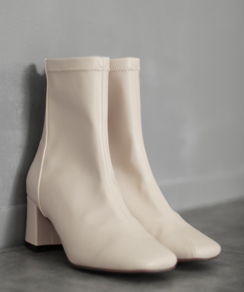 SOROTTO(ソロット)の「チャンキーヒール×スクエアトゥのストレッチハイアンクルブーツ(ブーツ・レディース・ブラック/アイボリー/ベージュ・S/M/L/LL)」の14枚目の写真