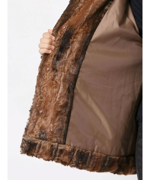 EMODA（エモダ）の「ミディフェイクファーコート（その他アウター・レディース・ブラウン/ベージュ・FREE）」の5枚目の写真
