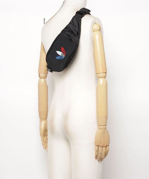 adidas Originals（アディダスオリジナルス）の「adidas Originals/アディダスオリジナルス  トリコロール ボディバッグ ウェストポーチ（ボディバッグ/ウエストポーチ・メンズ・ブラック・FREE）」の5枚目の写真